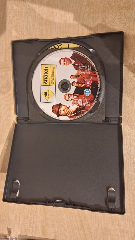 DVD Snatch  Stealin' Stones and breakin' bones 2 disc set (DVD 2000) - Image 3 of 4