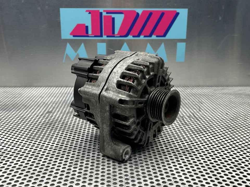 Alternador BMW M3 2008-2013 E90 E92 E93 S65 V8 4,0 L OEM genuino Foto 2 de 4