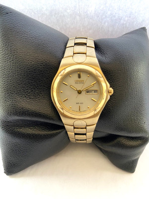 Citizen Damen Eco Drive Tag&Datum 50MT WR Zweifarbiges Armband Uhr E001-S058296