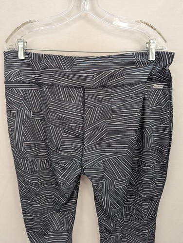 Danskin Now Fitted Dri More Capri Black and White Size XL 16 18 with Key Pocket - Picture 7 of 15