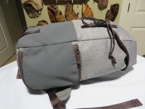 Manfrotto Camera Gear Backpack 18 x `12 x 8" flap-over top with drawstring - Picture 3 of 20