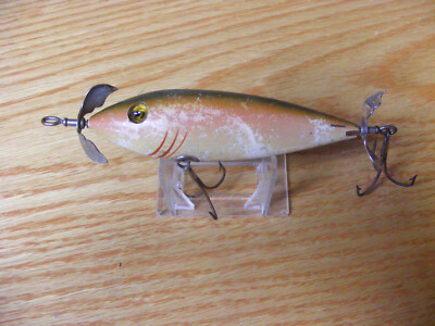 Beautiful Original Vintage Shakespeare 3 Hook Musky Minnow Beautiful Original Vintage Shakespeare 3 Hook Musky Minnow
