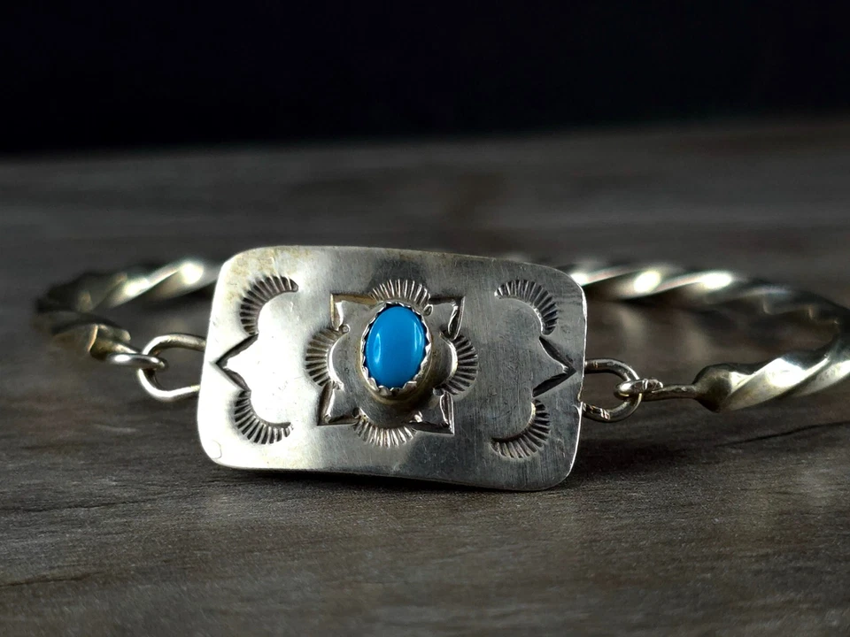 Armreif Silber Sterling Türkis ziseliert MS Tsasie Indianer - markant & beonders - Bild 2 von 4
