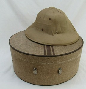 old fashioned hat boxes
