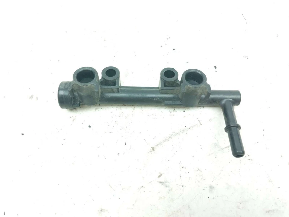 Riel inyector de combustible de gasolina Yamaha YZF R3 15 Foto 3 de 4