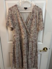 Torrid Women’s Size 0 Dusty Rose Print Dress Short Sleeve Pockets EUC