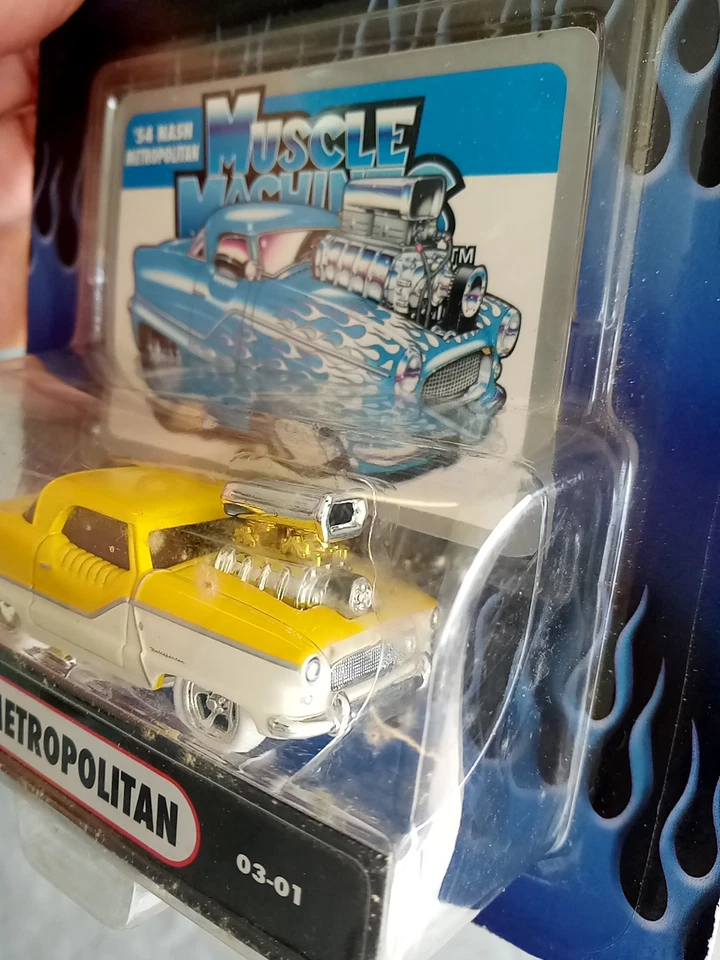 Muscle Machines escala 1/64 fundido amarelo 1954 Nash Metropolitan novo no pacote - Imagem 4 de 4