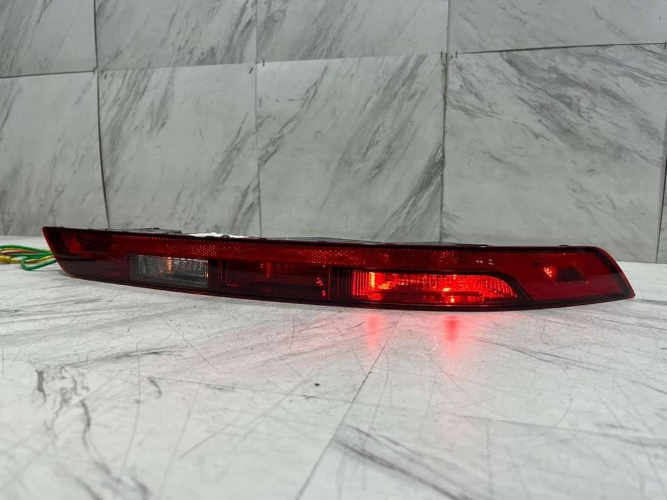 AUDI Q5 2018 2025 PARACHOQUES INFERIOR LUZ TRASERA FABRICANTE ORIGINAL LADO DERECHO PASAJERO HALÓGENO R2 Foto 3 de 4