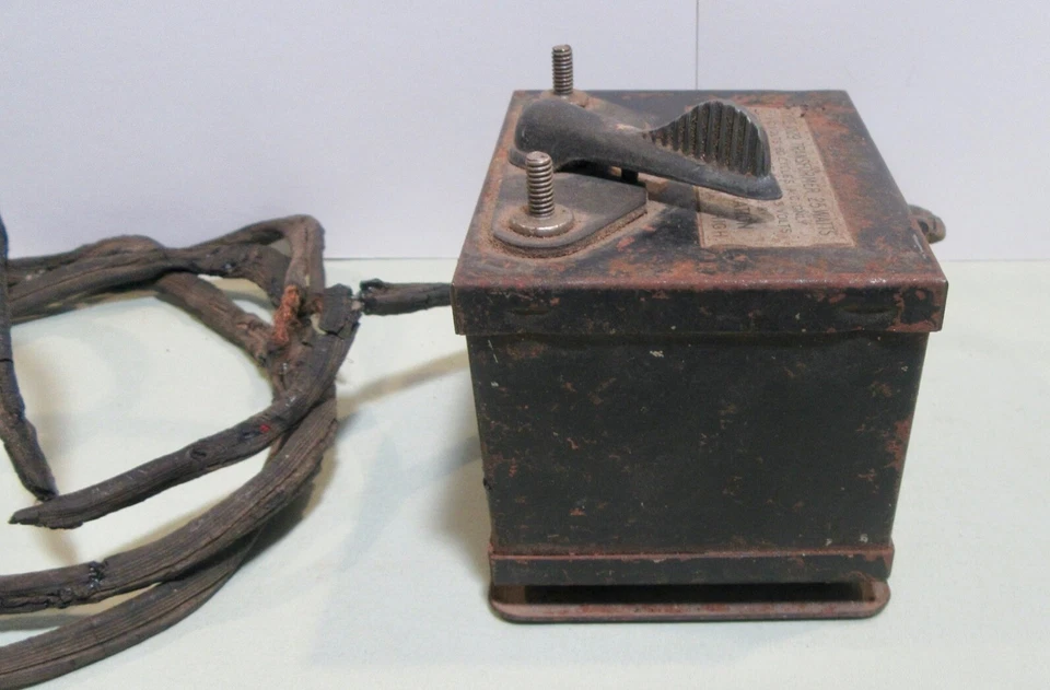 Lionel Type 1029 Transformer & Bracket For Parts Or Repair (Untested) - Image 4 of 4