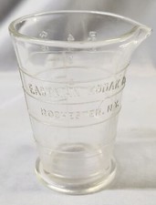 VINTAGE EASTMAN KODAK DARKROOM GLASS MEASURING PITCHER / BEAKER 4 PHOTOGRAPHIC