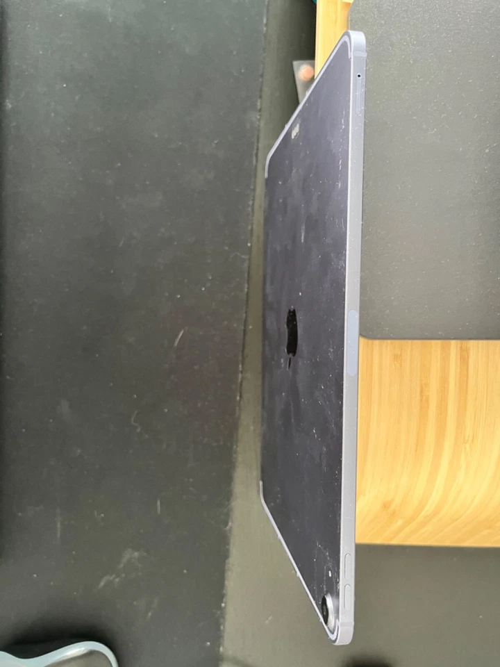 Apple iPad Air 5a Gen. 256GB, Wi-Fi + 5G (Sbloccato), 10,9" - Viola - Immagine 4 di 4