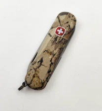 Wenger Esquire Camo Swiss Army Knife Chipped Scale