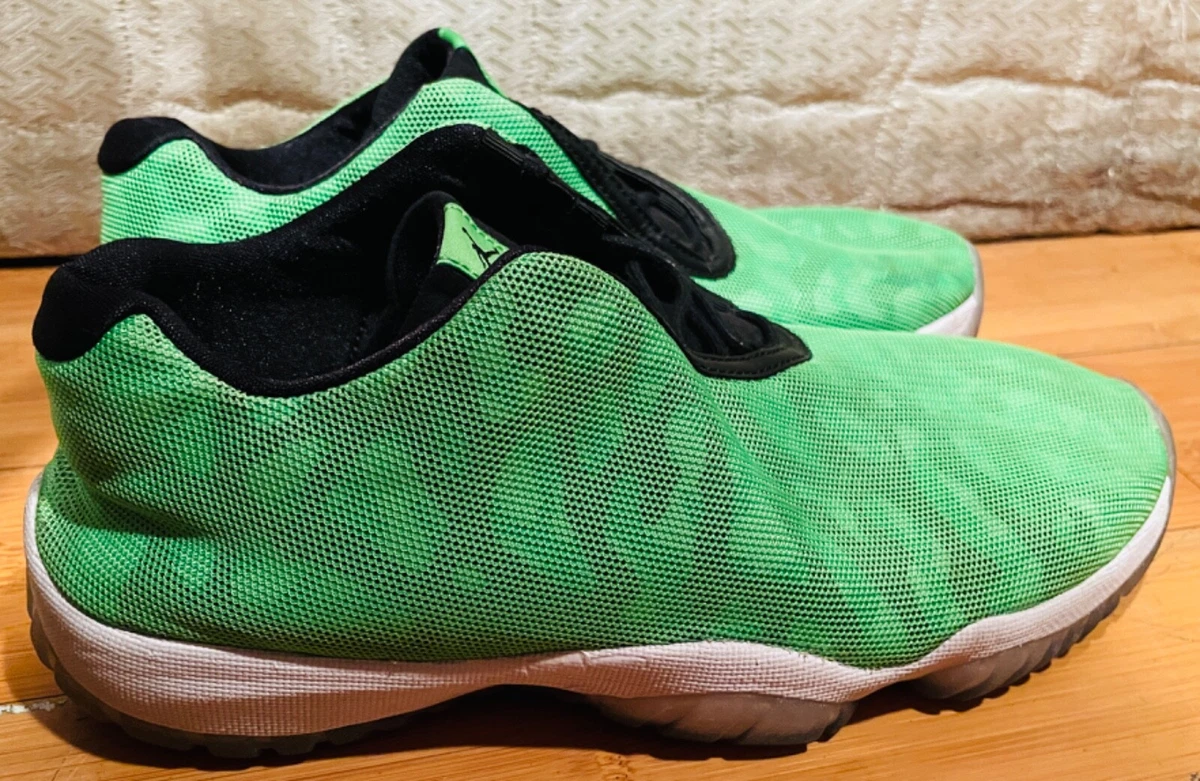 jordan future low top light poison green camo lace up men size 8