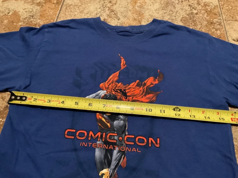 2013 SAN DIEGO COMIC-CON SDCC SUPERMAN CAMISETA (JUVENIL MEDIANA 10-12) AZUL Foto 3 de 4