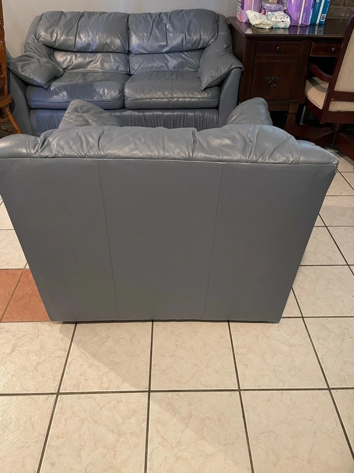 Juego de sofá/silla de cuero italiano genuino azul distinción de 4 piezas con otomana Foto 3 de 4