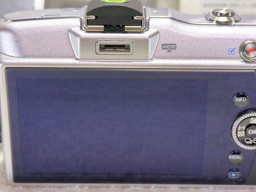OLYMPUS PEN Mini E-PM1 Digital Camera silver with lens M.ZUIKO 17mm F2.8 - Picture 19 of 24