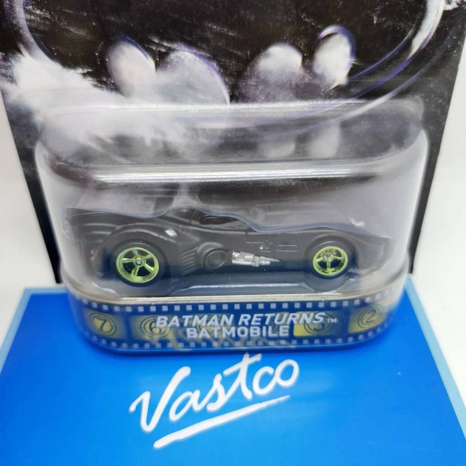 Hot Wheels 2014 Retro Entertainment Batman Returns Batmobile BDV02 - Image 2 of 4