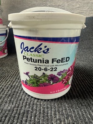New Jack's Classic Petunia Feed 20-6-22, 4 lb.