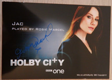 Autogramm der britischen TV Schauspielerin Rosie Marcel (123665)