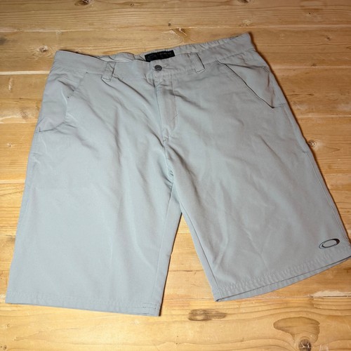 Oakley Mens Flat Front Golf Hiking Shorts Light Gray Size 38W 10.5 Inch Inseam