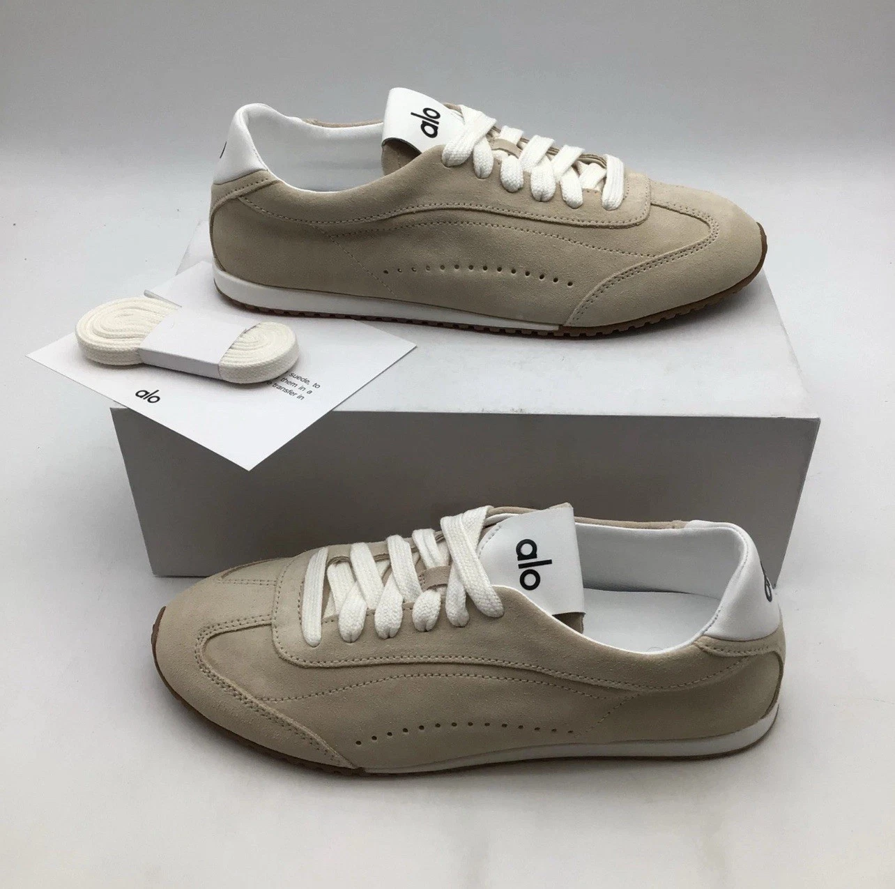 Alo Yoga Sunset Sneaker Sandstone Ivory Suede Low Top Womens Size 7.5 NEW
Opens in a new window or t