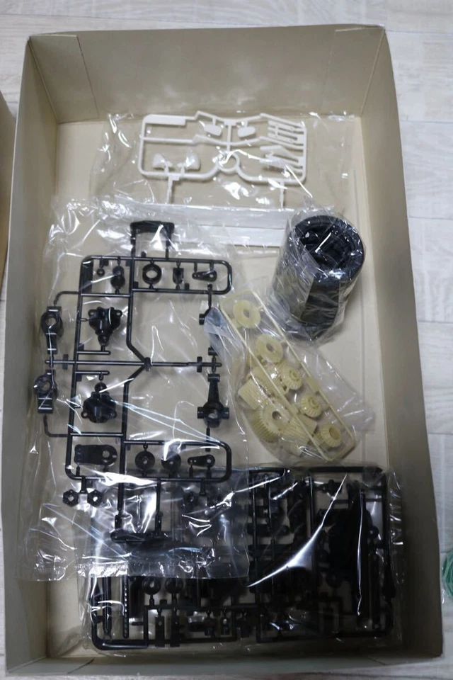 Tamiya 1/10 RC Castrol Mugen NSX TL-01 Chassis 4WD Racing Car Kit Unassembled - Image 4 of 4