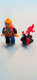 LEGO Castle Dragon Knights Dragon Master Minifig knight CAS011 Red Plumes 1794 M