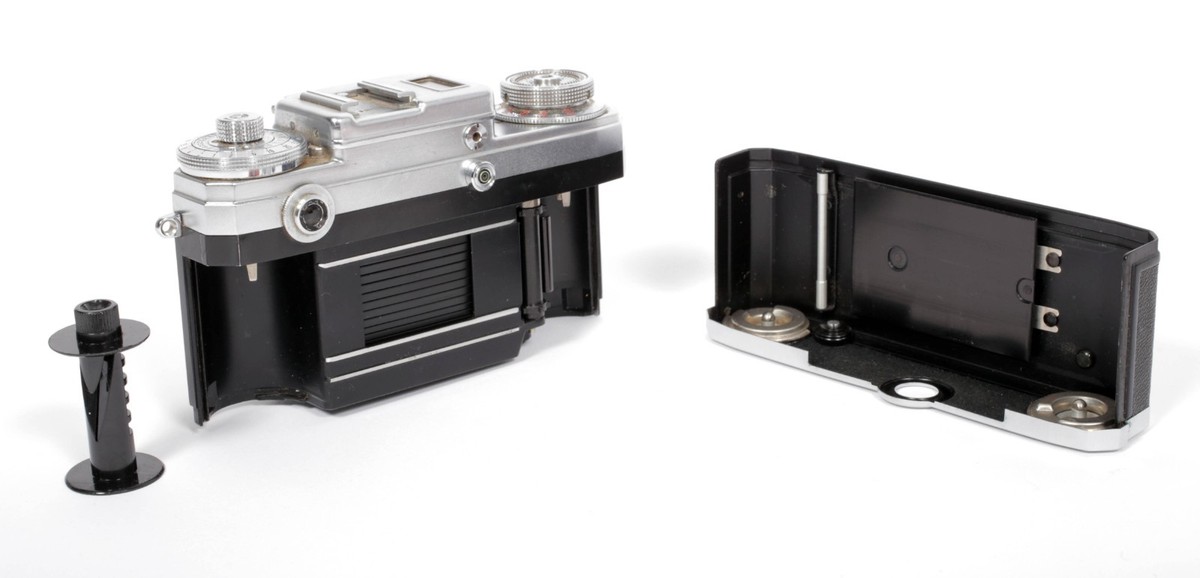 Contax IIIa rangefinder 35mm camera with Sonnar 50mm F1.5 135mm F4