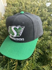Vintage CFL Saskatchewan Roughriders 90s starter White Tag 100% Wool Snapback
