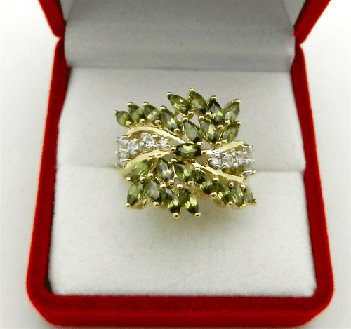 Wide 14k Yellow Gold Marquise Peridot Cluster Ladies Ring 5.8 grams - Picture 3 of 12