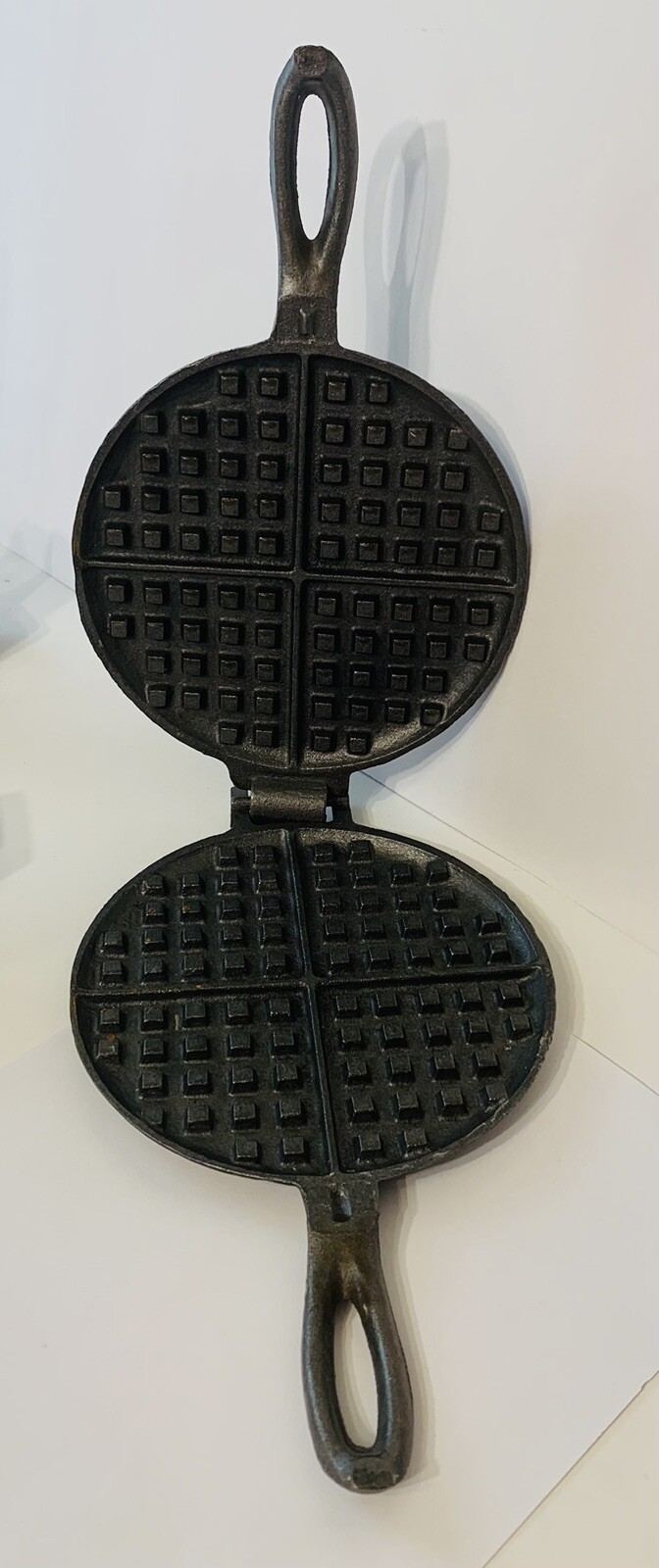 Lead Cookware Rome Rome Cookware 1964 Cast Iron Waffle Iron 6.5 in Old Fashioned