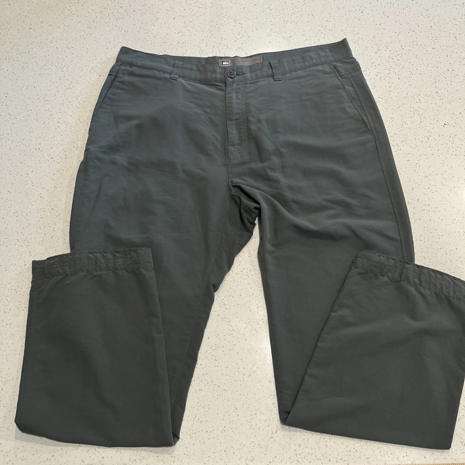 REI Men's Cargo Pants Sz 38/32 Gray Straight Leg Trail Hiking Outdoor