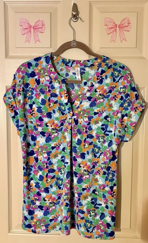 Dear Scarlett Lizzy Top Blouse Short Sleeve Roll Tab V-Neck Relaxed Fit S NWOT