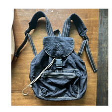 Gaiam Black Backpack Drawstring Buckle Closure Adjustable Yoga Mat Carrier