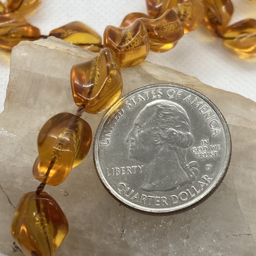 Vintage Sarah Coventry Signed 36'' Amber Acrylic Twisted Bead Beaded Necklace - Picture 4 of 6