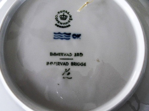 ROYAL COPENHAGEN 1977 CHRISTMAS PLATE- IMMERVAD BRIDGE - Picture 5 of 5