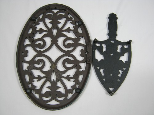 Ornate Cast Iron Metal Trivet Lot of 2 Country Wall Hanger Hot Plate - Picture 8 of 9