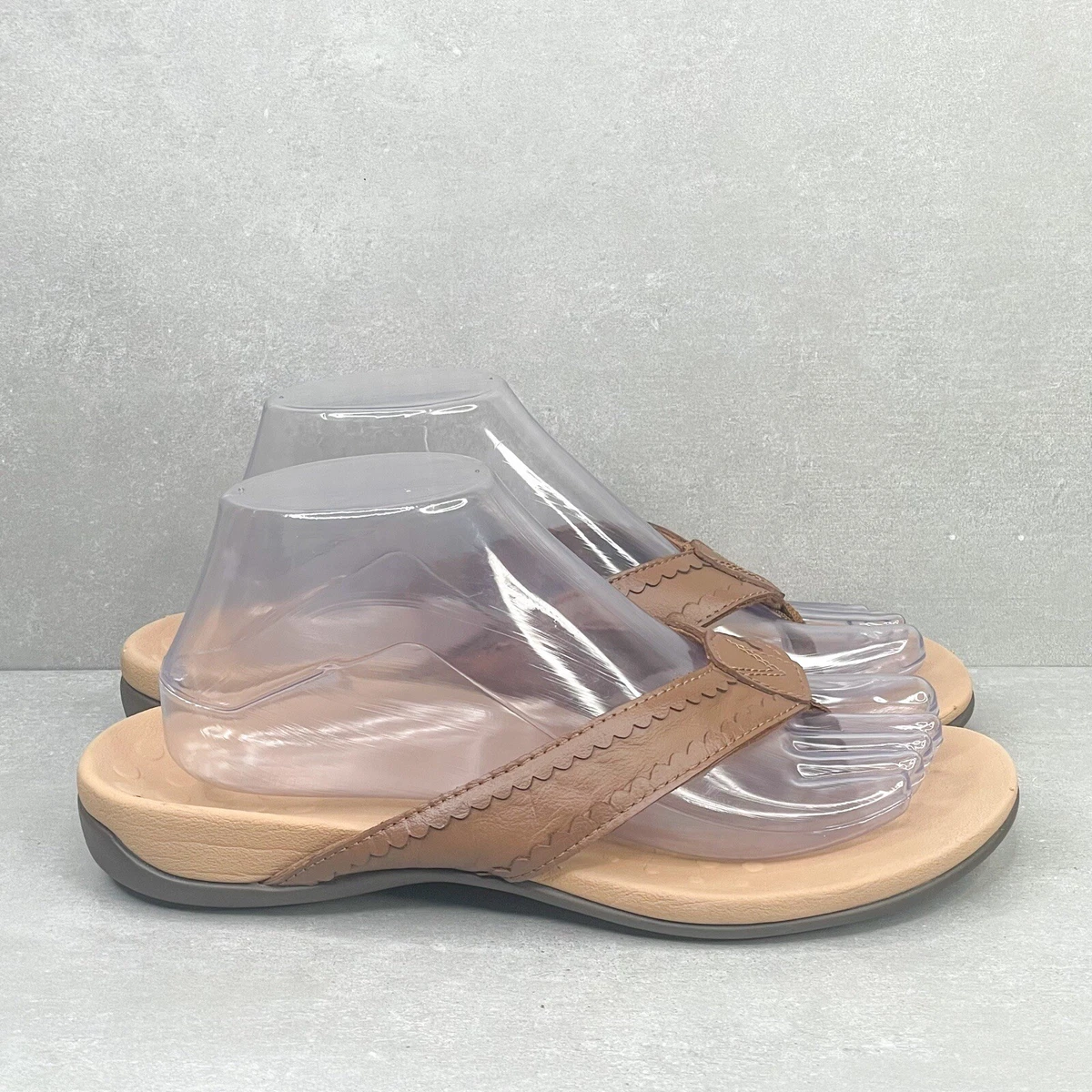 VIONIC Ashten Sandal Womens 8 Brown Leather Thong Flip Flop