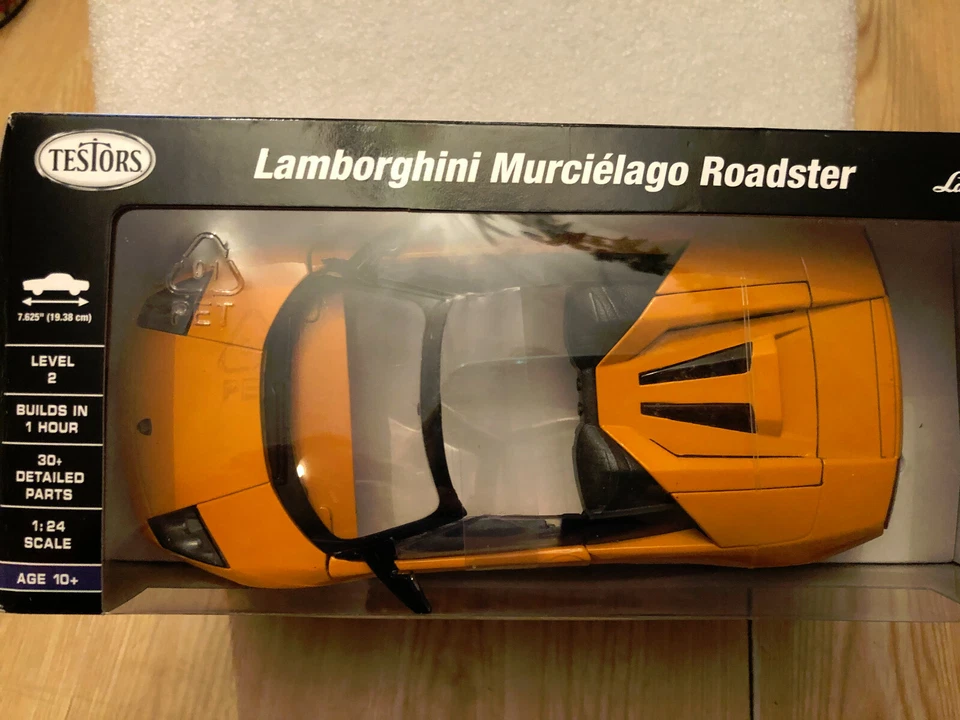 Kit Modelo Testors 2010 Lamborghini Murcielago Roadster 1:24 640011 Serie Plata Foto 2 de 4