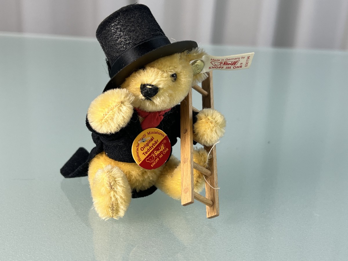 Steiff Animal 030796 Fireplace Sweep Teddy 10cm. Excellent