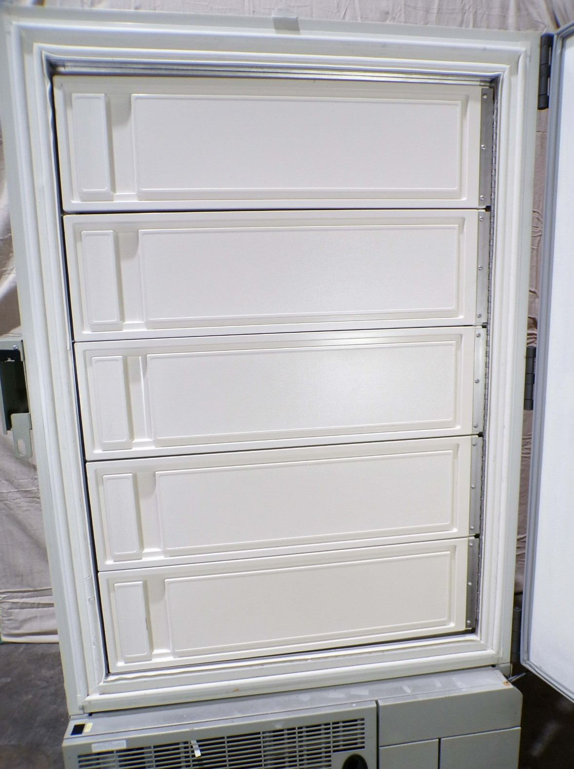 Revco Ultima II ULT2586-9-D39 Freezer *used working