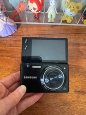 Samsung MV800 16 MP Flip-Out Vlog Compact Digital Camera Touchscreen Black
