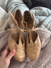 LaDuca Rachelle Softsole 3" Beige Character Shoe size 37 1/2