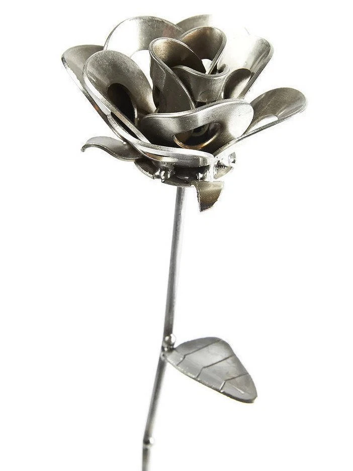 Dozen Metal Roses, Recycled Metal Roses, Metal Rose Sculptures, Welded Roses - Image 3 of 4
