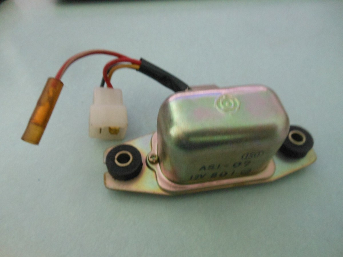 NOS OEM Yamaha DT125 AT1E AT3 +++ Voltage Regulator Assembly # 447