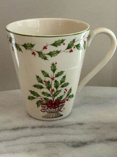 Lenox China Holiday Christmas Coffee Mug Holly Bush Excellent