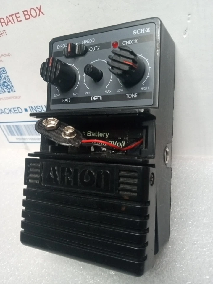 Pedal efecto guitarra Arion Stereo Chorus / Vibrato SCH-Z falta cubierta de bateo, perilla Foto 3 de 4