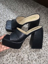 SQUARE PEEP TOE PLATFORM BLOCK HEEL MULE IN BLACK FAUX LEATHER