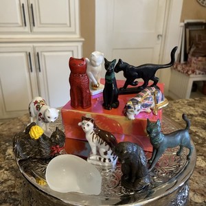 Franklin Mint Curio Cabinet Cats for sale | eBay