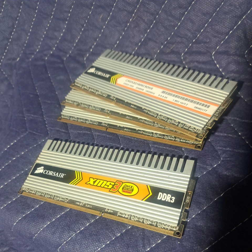 Corsair XMS3 DDR3 RAM module - Image 3 of 3